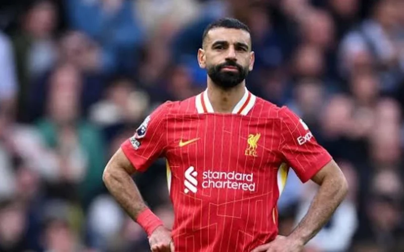 الهلال يتقدم.. أندية عملاقة تسعى لإنقاذ صلاح من أزمة ليفربول